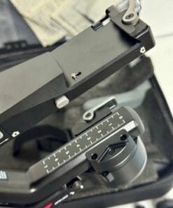 DJI RS 4 Combo 3-Axis Gimbal Stabilizer for Mirrorless DSLR Camera Kit - Image 9