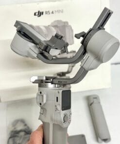 DJI RS 4 Mini Handheld 3-Axis Gimbal Stabilizer - Image 2