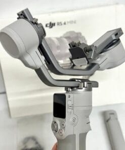 DJI RS 4 Mini Handheld 3-Axis Gimbal Stabilizer - Image 3