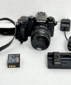 Fujifilm X-S10 Mirrorless Camera + XF 18-55mm f/2.8-4 Lens Excellent