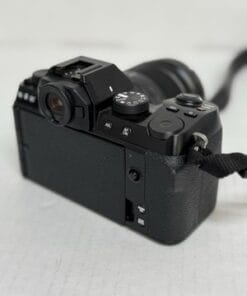 Fujifilm X-S10 Mirrorless Camera + XF 18-55mm f/2.8-4 Lens Excellent - Image 4