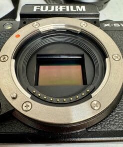 Fujifilm X-S10 Mirrorless Camera + XF 18-55mm f/2.8-4 Lens Excellent - Image 7