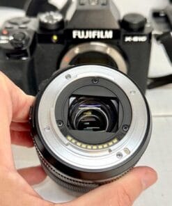 Fujifilm X-S10 Mirrorless Camera + XF 18-55mm f/2.8-4 Lens Excellent - Image 9