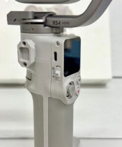 DJI RS 4 Mini Handheld 3-Axis Gimbal Stabilizer Tested - Image 3