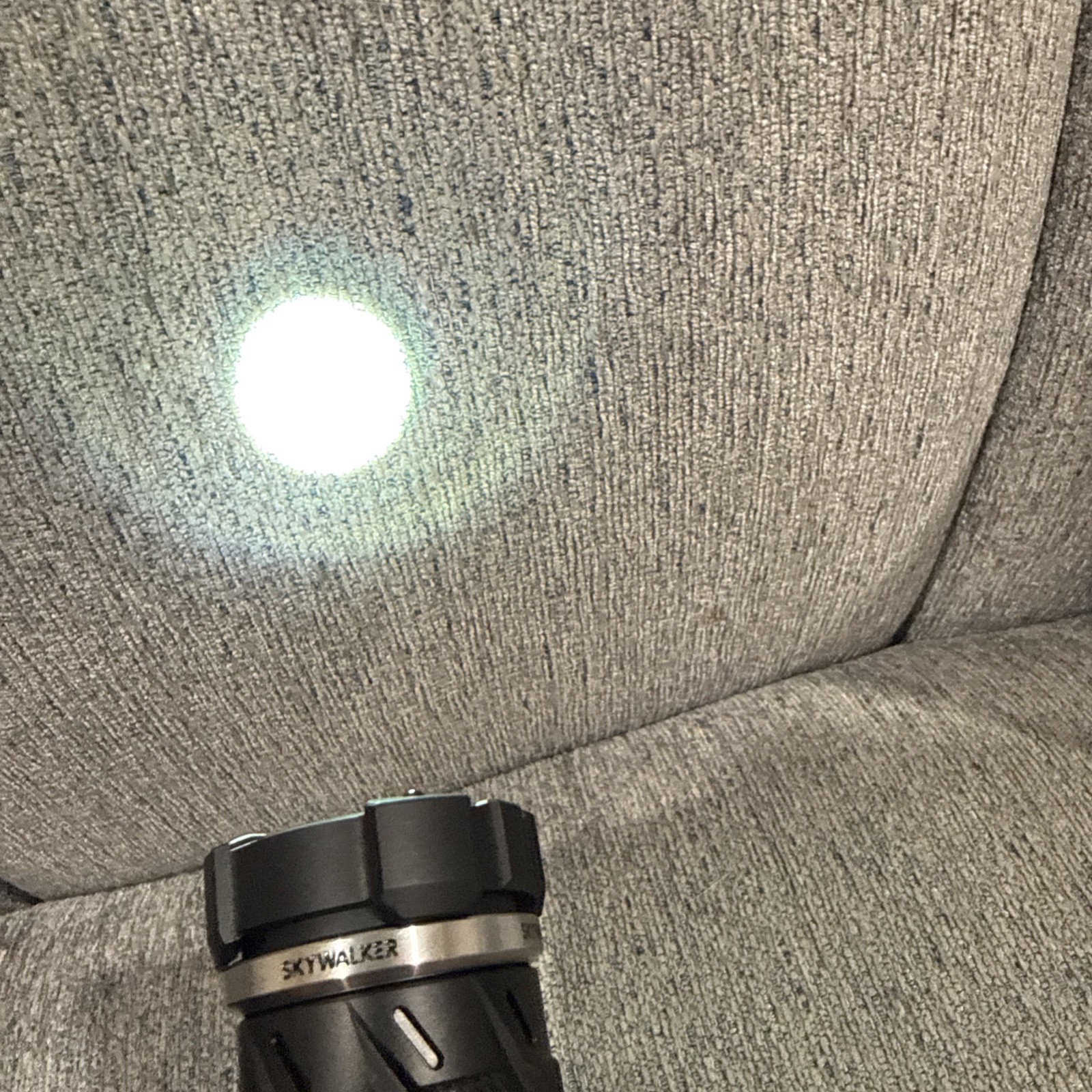 LOOP Gear Skywalker SK01s LEP Titanium Black Zoom Flashlight 910 Lumens - Image 9